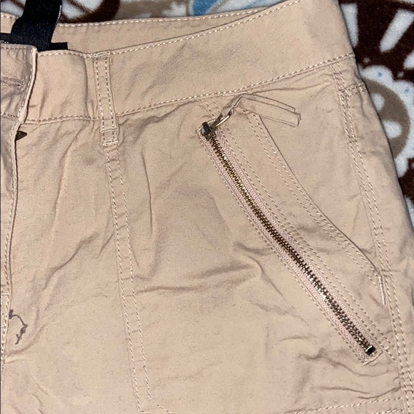 Shorts - Picture 2 of 5